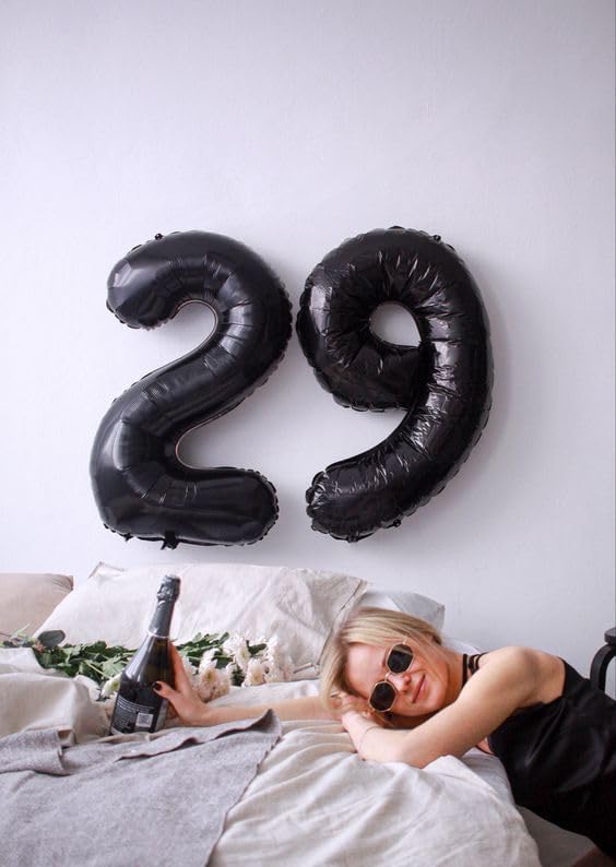 Black 19 Balloon - Image 9
