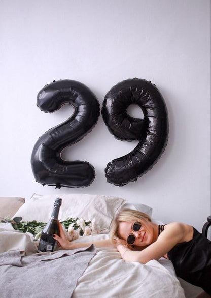 Black 19 Balloon - Image 9