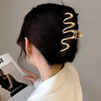 Wave Metal Hair Claw Clips, 1Pcs Hair Claw Clips for Thin Thick Hairs Elegant Hair Accessories Non-Slip Alloy Gold Wavy Design Hair Claw Clip Strong Hold Grip Hair Jaw Clip for Women Girls