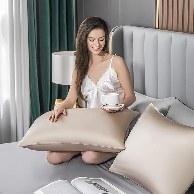 2 Pcs Mulberry Silk Pillowcase for Hair and Skin,Cooling Silk Pillow Case with Hidden Zipper,Allergen Proof Dual Sides Soft Breathable Smooth Silk Pillow Cover for Women(Standard-2PCS,Champagne)