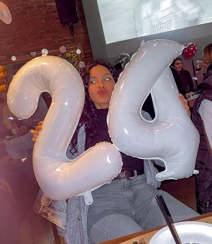 White 4 Balloon - Image 3