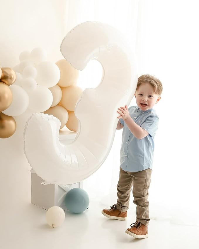 White 14 Balloon - Image 3