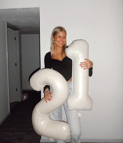 Cream 1 Balloon - Image 4
