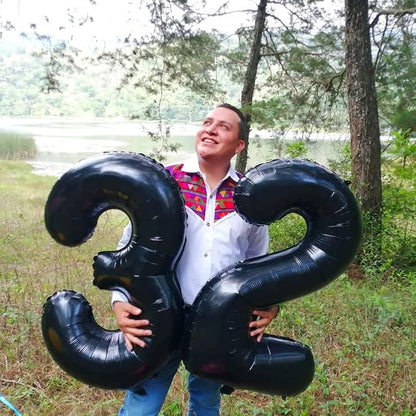 Black 19 Balloon - Image 7