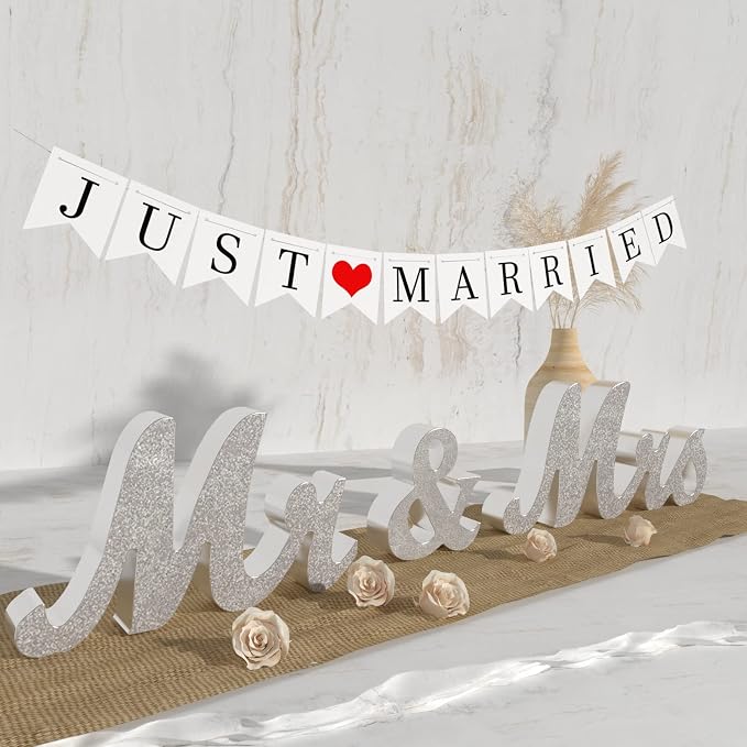 VIOPVERY Wooden Mr & Mrs Wedding Sign by VIOPVERY