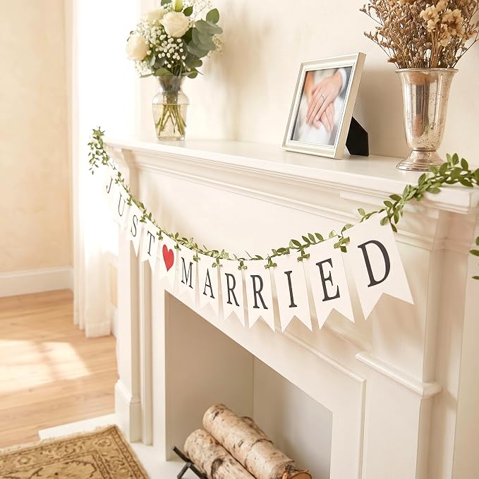 Vintage Just Married Banner - Image 9