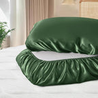 SiinvdaBZX Woodland Green Satin Pillowcase Standard/Queen Size Set of 2, Silky Travel Elastic Band Satin Pillow Case for Hair and Skin, Soft Portable & Fit for Various Pillow