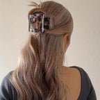 Velscrun Flat Hair Clips for Women Girls, 2 Styles 8 Pcs Lay Flat Claw Clips, Strong Hold French Duck Billed Large Side Hair Jaw Clip for All Hair Types, Non Slip Grip for Daily Styling Leopard