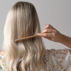 TEK – Allure Award-Winning Wide Tooth Wooden Comb with Natural Ash Wood Handle, Handmade in Italy – Ideal for Gently Detangling Normal, Curly, or Wavy Hair Without Breakage – 20 x 4.5 cm
