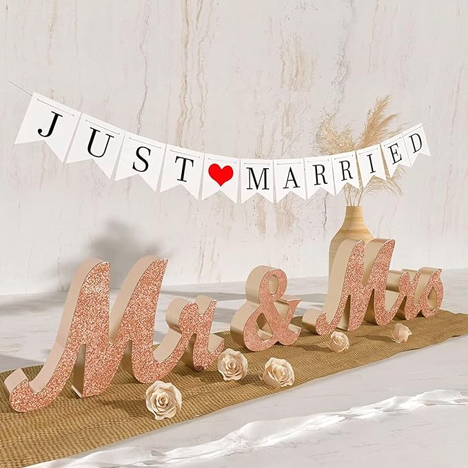 VIOPVERY Wooden Mr & Mrs Wedding Sign by VIOPVERY