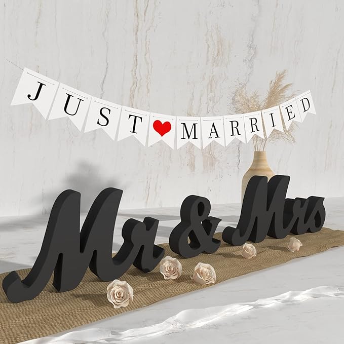 VIOPVERY Wooden Mr & Mrs Wedding Sign by VIOPVERY