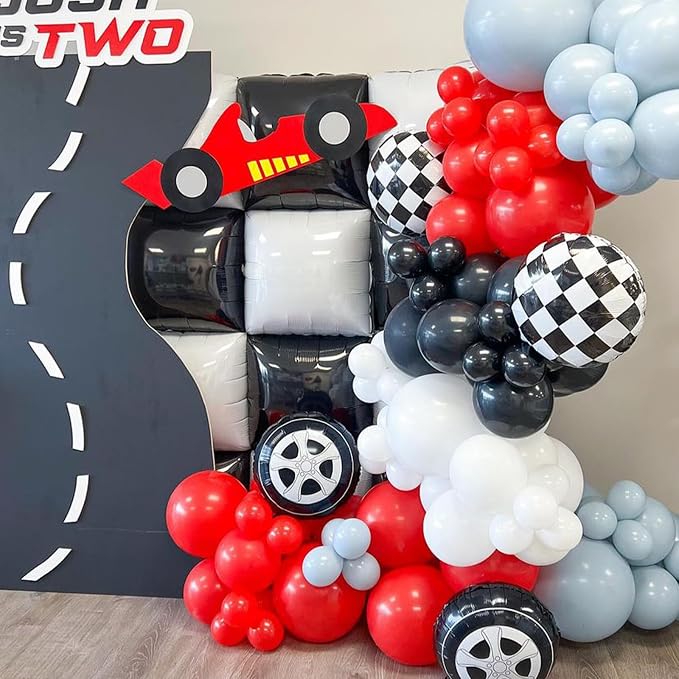 25Pcs Black and White Square Foil Balloons Wall Tunnel Backdrop Double Sided - Image 5