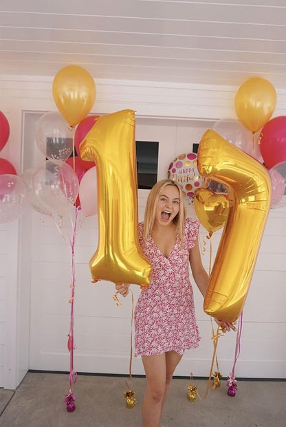 Number Balloons 40 Inch Gold 17 Balloon - Image 2