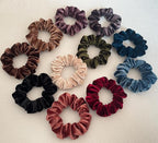 Hair Scrunchies, 6 Pcs Velvet Scrunchies for Women, Soft Hair Ties for Girls, No Damage Hair Scrunchy, Hair Styling Accessories, Gentle No-Slip Scrunchie, Ponytail Holder for Thick/Curly Hair