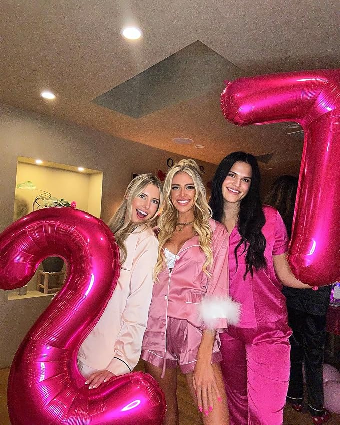 Hot Pink Number 7 Balloon 40 Inch - Image 3